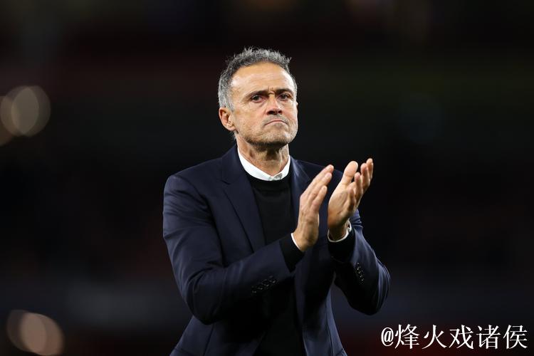 巴黎主教练恩里克赛后失态,引法国媒体集体炮轰 巴黎主教练恩里克赛后失态,引法国媒体集体炮轰